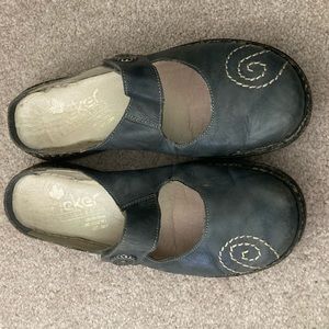 Riker womens babydoll shoes